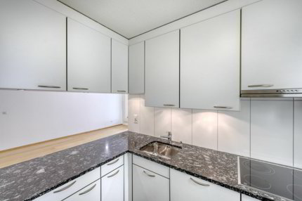 4.5-Zimmer-Terrassenhaus im Grünen mit Renovationspotential 1/5