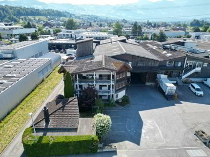 Mehrfamilienhaus mit Gartenpavillon 1/1
