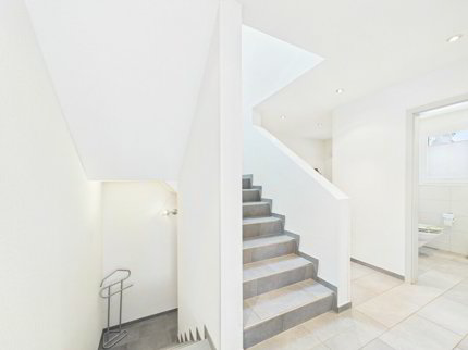Modernes Einfamilienhaus mit Garten und schöner Weitsicht in Wolfwil 1/5