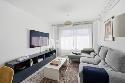 Appartement lumineux à proximité de toutes les commodités 1/5
