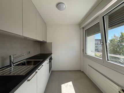 Studio rénové au 2ème étage à louer à Peseux 1/5