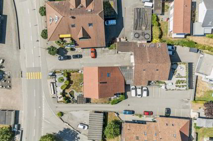 Mehrfamilienhaus mit Gewerberäumen, Garagen - Vielseitiges Renditeobjekt mit Entwicklungspotential. Kopie 1/5
