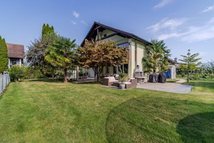 Freistehendes Einfamilienhaus an ruhiger und sonniger Lage 1/1