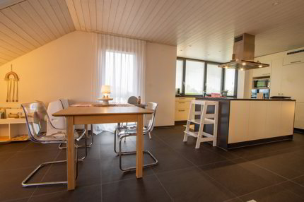 Platz für die ganze Familie - moderne 4.5-Dachwohnung zu vermieten 1/5