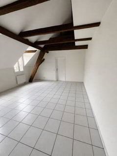 Bijoux in gepflegtem Mehrfamilienhaus / Bijoux dans un immeuble bien... 1/5