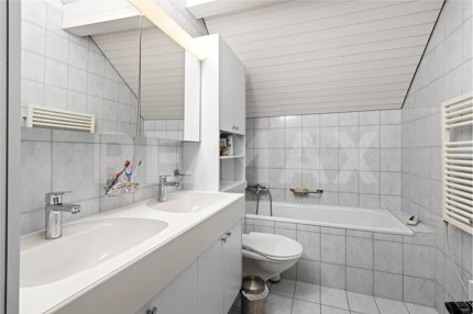 Grosszügige 4½-Zimmer Dachwohnung  Licht, Weitsicht und Stil 1/5
