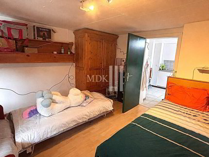 À louer un studio au rez-de-chaussée 1/3
