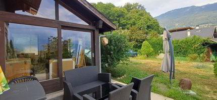 Choëx, zu verkaufen, zum Wohnen oder als Investition Chalet mit 2 vermieteten Wohnungen. Grundstück von 1031m2. 1/5