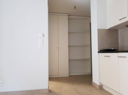 ROCHE (VD) - BEL APPARTEMENT 2.5 PIECES AU REZ 1/5