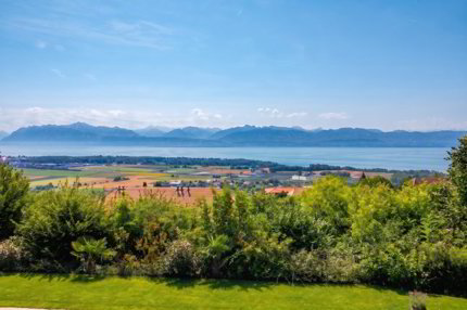 Une vue à couper le souffle, un art de vivre rare à Féchy 1/1