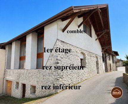 Exceptionnelle maison de 237m2 - potentiel loft ou 7.5 pièces à Saint-Pierre-de-Clage 1/5