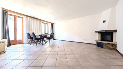 Atmosfera unica con camino e layout personalizzabile 1/5
