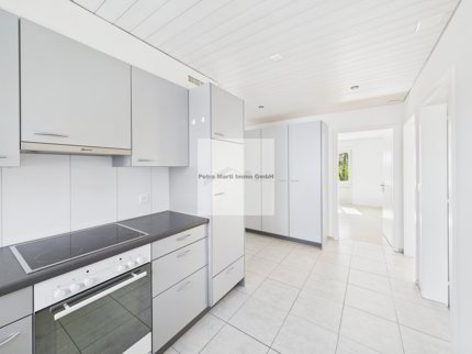 Schöne 4.5-Zimmerwohnung im 1. OG 1/5