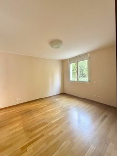 Elegante appartamento di 2,5locali immerso nel verde 1/3