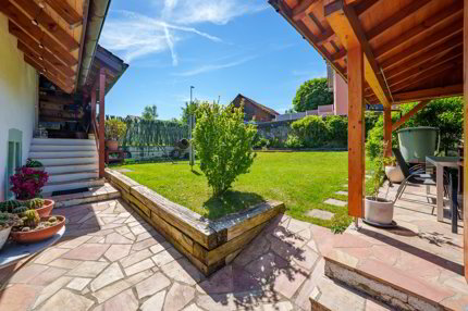 Wunderschönes 5,5-Zimmer-Duplex-Apartment in einem renovierten Bauernhaus 1/5