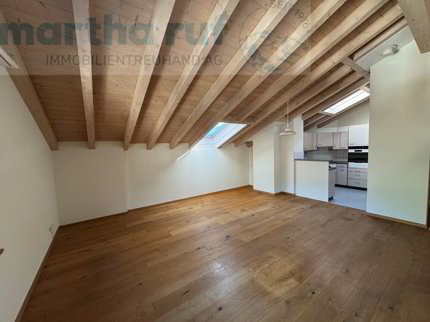 Grosszügige 3.5-Zimmer-Dachwohnung mit Galerie 1/5