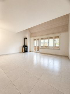Attique de 4.5 pièces en location à Willerzell - 87 m² 1/5