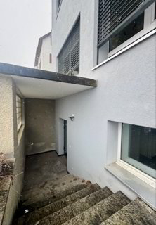 Local commercial de 2 pièces en location à Les Ponts-de-Martel - 141 m² 1/5