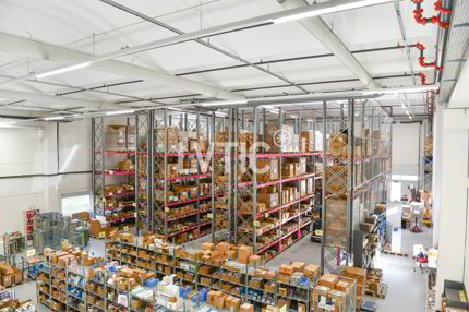 Halle industrielle en location à Adresse sur demande - 1 560 m² 1/5