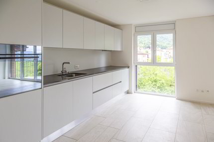 Moderno 3,5 locali con locale hobby di 40 m2 1/5