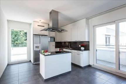Magnificent duplex penthouse with view over the lake and large terraces 1/5