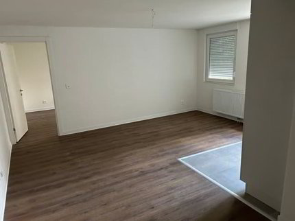 Appartement 2 pièces en cours de rénovation avec balcon à La... 1/5