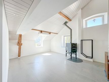 2.5-Zimmerwohnung von ca. 130 m2 im obersten Stockwerk 1/5
