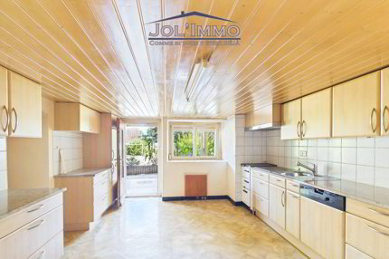 Zu renovierendes Haus – grosses Potenzial 1/5