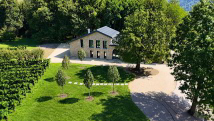 Villa de 8.5 pièces en vente à Porza - 690 m² 1/5