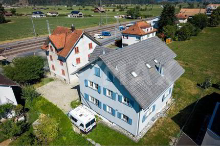 Zwei Mehrfamilienhäuser mit je drei Wohnungen in Reichenburg SZ zu kaufen! 1/5
