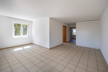 Helle 3.5-Zimmer-Wohnung mit Balkon in Safnern 1/5