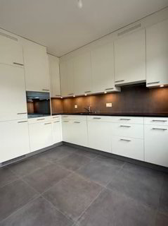 Stillvolle zentral gelegene 3.5-Zimmerwohnung mit grossem Balkon 1/5