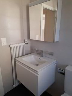 Moderne 3-Zimmer-Wohnung mit Balkon in Wünnewil 1/5