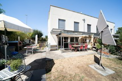 Modernes Reiheneinfamilienhaus mit Garten 1/5