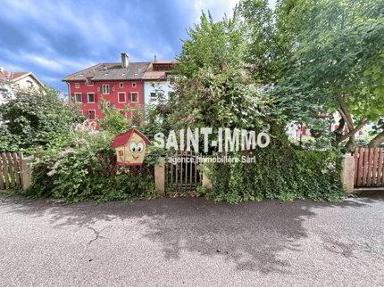 Immeuble locatif à rénover entièrement de 3 appartements, une remise... 1/5
