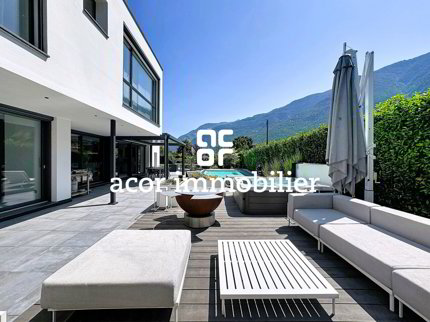 undefined 1/5