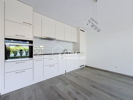 Vétroz, Wunderschöne Wohnung mit privatem Garten 1/5