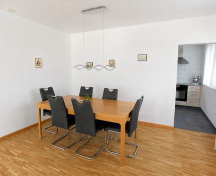 Grosszügige 4.5-Zimmer-Familienwohnung mit sonnigem Südbalkon 1/5