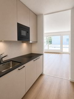 Helle, frisch renovierte Wohnung an zentraler Lage 1/5