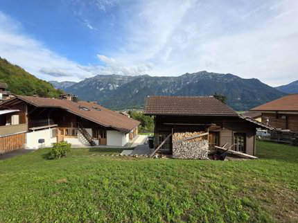 Charmantes Bijou mit herrlichem Bergpanorama auf grosszügigem Grundstück 1/5