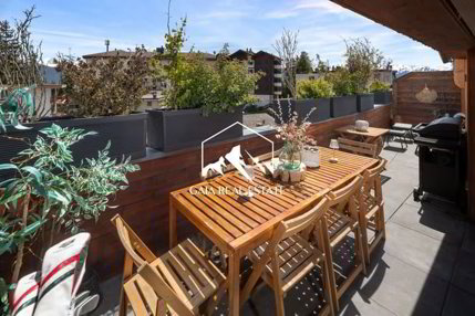 Stunning 4.5-Room Attic Apartment with Panoramic Views in Crans-Montana 1/5