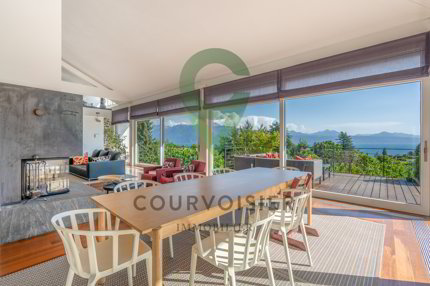 Wunderschöne moderne Villa mit Panoramablick und Spiegelpool 1/5