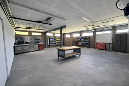 Local commercial de 1 pièce en vente à Torny-le-Grand - 154 m² 1/3