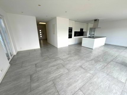 Attique de 4.5 pièces en vente à Wöschnau - 121 m² 1/5