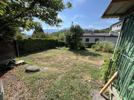 LOSONE - casa da ristrutturare con giardino edificabile 1/3