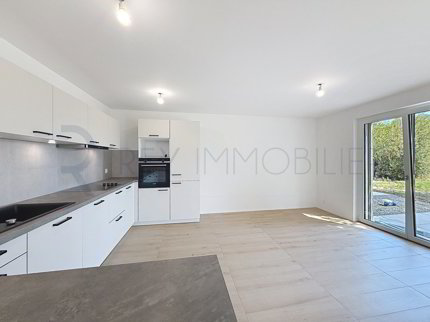 Triplex neuf dans villa avec terrasse et jardin 1/5
