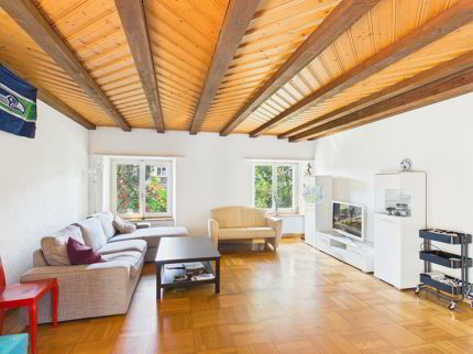 Freistehendes Zuhause mit Charme und Entwicklungspotenzial 1/5