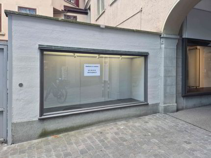 Grosses Schaufenster in der St. Galler Altstadt 1/1