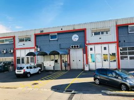 A ne pas manquer ! Surface de 76m2 dans zone industrielle 1/5