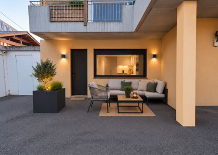 Studio rénové avec terrasse et beaux volumes à Riddes 1/3